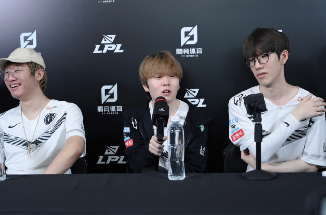 对曼联而言 对曼联而言